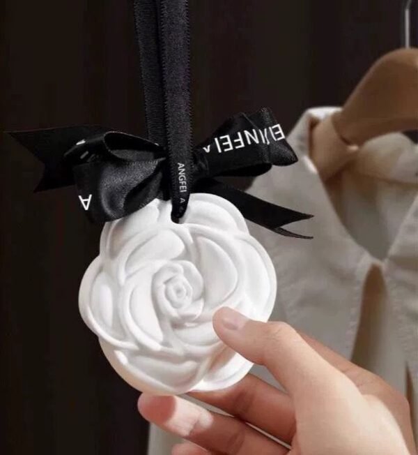 车载香薰石膏挂片 小苍兰 gypsum incense pendant freesia